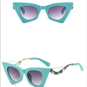 Cat-Eye triangle shape 14 colors unique special fashion designer sunglasses